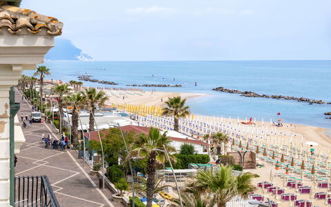 La Terrazza Sul Conero: Kyst, Hav, Strand, Coastal Og Oceaniske Landskabsformer, Ocean, Ferie, Kyst, Tropics, Caribbean