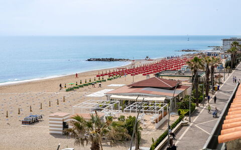 La Terrazza Sul Conero: Krop Af Vand, Strand, Kyst, Hav, Coastal Og Oceaniske Landskabsformer, Sommer, Ocean, Kyst, Ferie