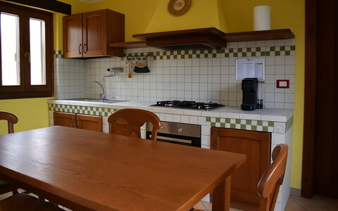 Casa Carletto, Abruzzo: Træ, Gulvbelægning, Køkken, Møbel, Køkken Apparat, Indretning, Etage, Countertop, Komfur, Større Bandage