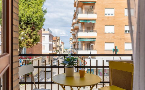 Casa Ballerini: Lejlighed, Altan, Urban Design, Ejerlejlighed, Blandet Brug, Veranda, Stol, Gelænder, Bejdse, Stueplante