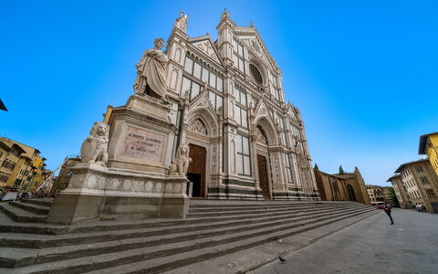 San Cristofano Blu Apartment Santa Croce, Florence: Himmel, Facade, Milepæl, Kultsted, Kirke, Middelalderlig Arkitektur, Morgen, Turistattraktion, Hellige Steder