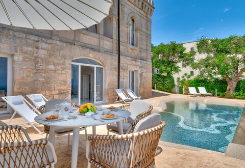 Villa Augusta Vista Mare: Estate, Svømmepøl, Mansion, Villa, Ferieby, Hacienda, Palads, Udendørs Møbler, Udvej