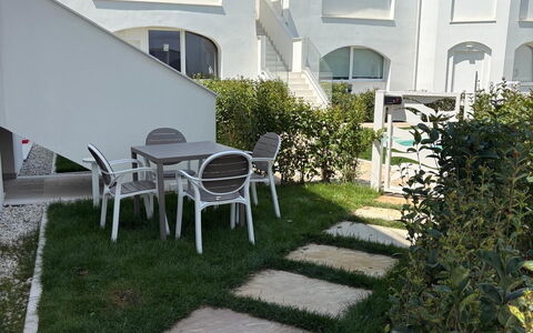 Perla Costa Conero: Skygge, Hacienda, Gård, Landscaping, Udendørs Møbler, Kunstgræs, Backyard, Svømmepøl, Villa