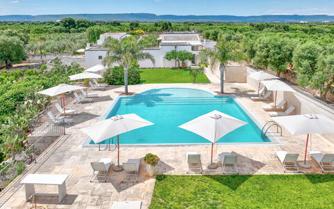 Masseria Lamagrotte By Raro Rooms: Svømmepøl, Udvej, Estate, Eco Hotel, Hacienda, Skygge, Liggestol, Udendørs Møbler, Paraply, Villa
