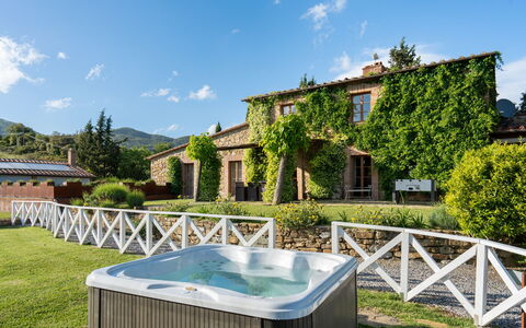 Villa Anna: Have, Svømmepøl, Estate, Eco Hotel, Udvej, Stuehus, Hacienda, Landscaping, Villa