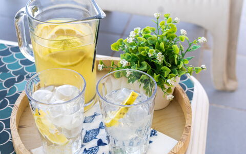 Sopraloreto Apartment: Bordservice, Serveware, Frugt, Mad, Drinkware