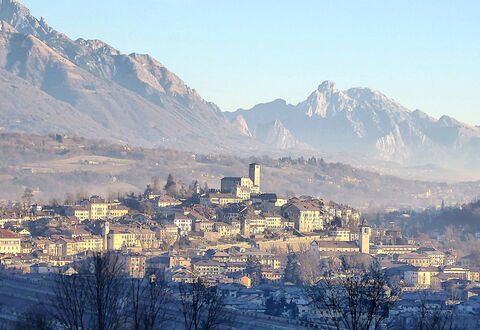 Casa Zaira: Bjergrige Landskabsformer, Bakke, Bjerg, Boligområde, Tag, Stad, Landskab, Hill Station, Highland, Bjergkæde