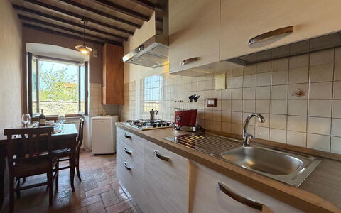 Appartamento Del Mercato: Countertop, Gulvbelægning, Køkken, Sanitærarmatur, Køkkenvask, Værelse, Lejlighed, Tap, Loft, Cabinetry