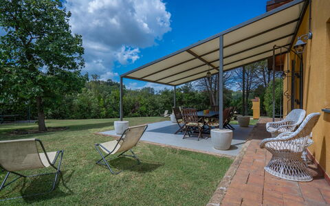 Casale La Canigiana, House, Pool, San Miniato: Møbel, Skygge, Udendørs Møbler, Stol, Udendørs Bord, Udendørs Struktur, Backyard, Markise, Køkken & Spisebord, Have