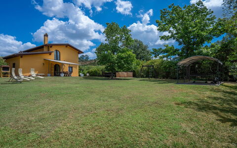 Casale La Canigiana, House, Pool, San Miniato: Græs, Land Lot, Almindeligt, Landdistrikt, Lawn, Have, Sommerhus, Eng, Skygge, Estate