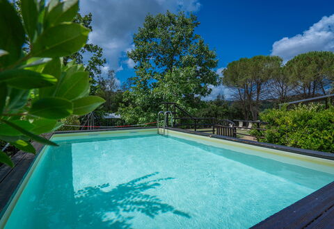 Casale La Canigiana, House, Pool, San Miniato: Blå, Vand, Svømmepøl, Kompositmateriale, Udvej, Eco Hotel, Skygge, Water Feature, Afspejling, Landscaping