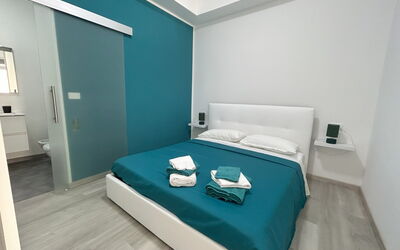 Appartamento Samuda: Møbel, Gulvbelægning, Etage, Indretning, Soveværelse, Værelse, Seng, Lejlighed, Sengetøj, Sengetøj