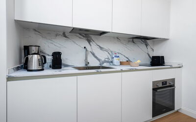 Deservi Elegant Apt. Machiavelli: Køkken, Countertop, Køkken Apparat, Indretning, Gulvbelægning, Større Bandage, Cabinetry, Husholdningsapparat, Etage, Værelse
