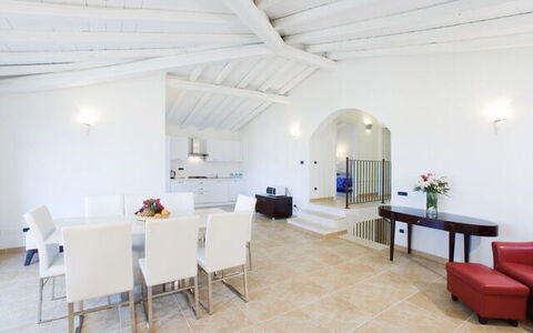 Villa Fico D'india 2: Loft, Gulvbelægning, Indretning, Møbel, Etage, Lejlighed, Værelse, Couch, Stol