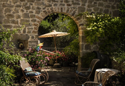 Agriturismo Arcera Apartments: Blomsterkrukke, Møbel, Have, Stueplante, Udendørs Møbler, Stol, Flise, Gårdsplads, Udendørs Bord