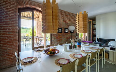 Villa Poggio Zucchino, Pool, Wellness, Piacenza: Møbel, Træ, Stol, Bord, Indretning, Spisestue, Køkken & Spisebord, Gulvbelægning, Mursten, Restaurant