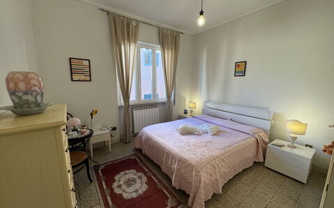 Casa Capolino: Seng, Møbel, Soveværelse, Etage, Indretning, Gulvbelægning, Sengetøj, Træ, Sengetøj, Værelse