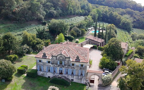 Calicantus, Verona, Pool, Wifi: Facade, Busk, Estate, Mansion, Have, Villa, Hacienda, Statelig Hjem, Stuehus, Landscaping