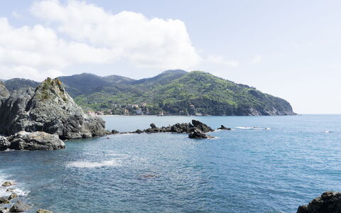 Casa Dolly, Monterosso 5 Terre: Himmel, Blå, Vand, Krop Af Vand, Rots, Kyst, Bjergrige Landskabsformer, Coastal Og Oceaniske Landskabsformer, Bjerg, Naturlige Landskab