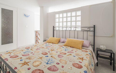 Casa Dolly, Monterosso 5 Terre: Seng, Møbel, Sengetøj, Indretning, Soveværelse, Sengetøj, Etage, Sengetøj, Træ, Gulvbelægning