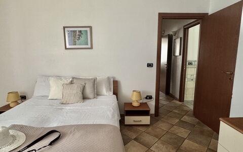 Casa Paola-connessione Starlink: Møbel, Seng, Gulvbelægning, Etage, Væg, Soveværelse, Træ, Indretning, Værelse, Sengetøj