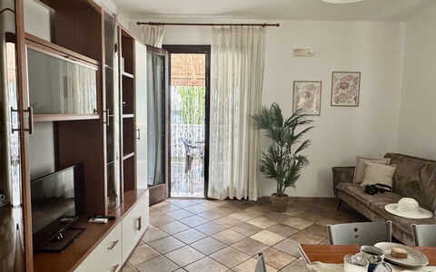 Casa Paola-connessione Starlink: Møbel, Gulvbelægning, Indretning, Etage, Træ, Værelse, Stue, Belysning, Loft, Bord