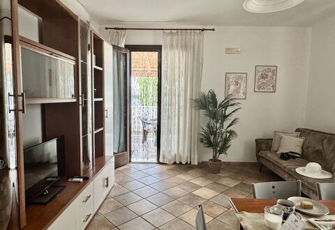 Casa Paola-connessione Starlink: Møbel, Gulvbelægning, Indretning, Etage, Træ, Værelse, Stue, Belysning, Loft, Bord