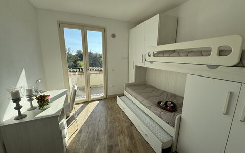 Villa al Glicine: Lejlighed, Etage, Gulvbelægning, Værelse, Sovesal, Soveværelse, Design, Trægulve, Seng