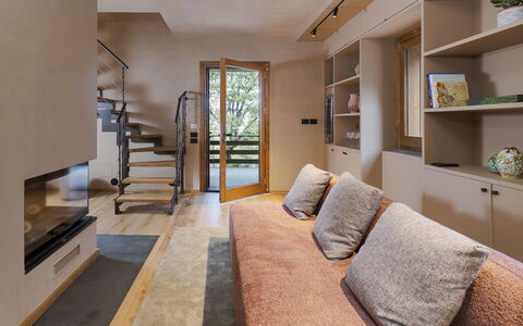 Casa Gibel: Gulvbelægning, Indretning, Etage, Væg, Møbel, Træ, Trægulve, Værelse, Couch, Stue