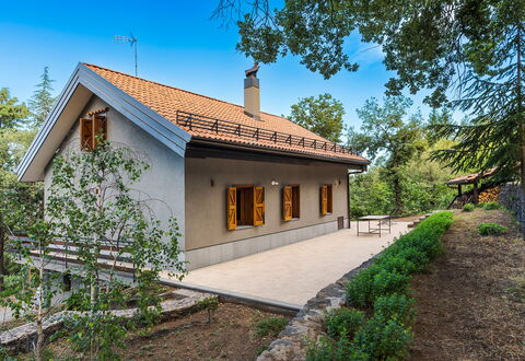 Casa Gibel: Bygning, Træ, Hus, Hjem, Tag, Sommerhus, Arkitektur, Landdistrikt, Dør, Stuehus