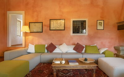 La Novellina – Historic Villa with Pool on an Orga