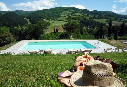 Torre Fantini: Fritid, Bakke, Fritid, Svømmepøl, Ferie, Udendørs Møbler, Hill Station, Have, Lawn, Stuehus