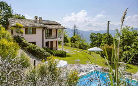 Villa Altavista: Hus, Hjem, Land Lot, Sommerhus, Stuehus, Have, Estate, Villa, Landscaping, Altan