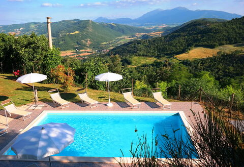 Villa Altavista: Bjergrige Landskabsformer, Bakke, Bjerg, Bjergkæde, Highland, Hill Station, Kam, Dal, Udendørs Møbler, Svømmepøl