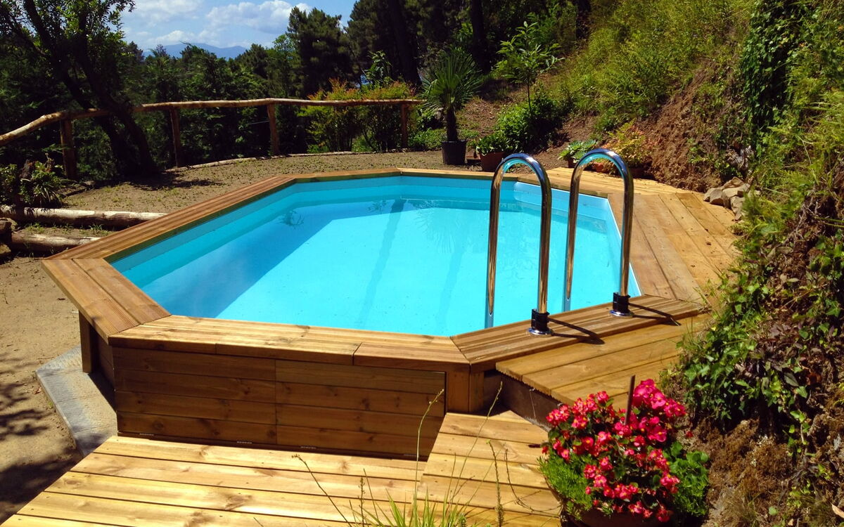 Podere la Botte, Pool, Lari