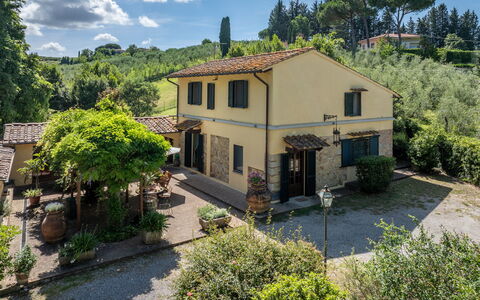 Podere la Botte, Pool, Lari: Busk, Hus, Boligområde, Sommerhus, Hjem, Tag, Landdistrikt, Estate, Have, Landscaping