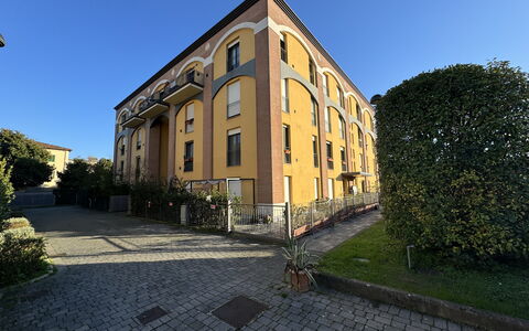 Al Civico 80: Lejlighed, Altan