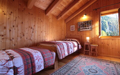 Chalet Genzianella: Træ, Hjem, Hus, Sommerhus, Soveværelse, Hårdttræ, Bejdse, Bjælkehytte, Seng, Sengetøj
