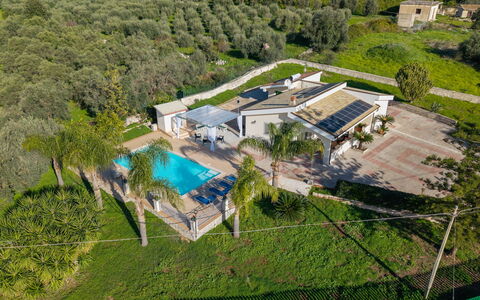 Villa Ninfa: Svømmepøl, Boligområde, Udvej, Estate, Hjem, Fugleperspektiv, Luftfotografering, Mansion, Hacienda, Landscaping