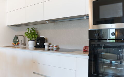 Lacorte di Ninetta: Cabinetry, Køkken Apparat, Køkken, Countertop, Indretning, Husholdningsapparat, Større Bandage, Gulvbelægning, Møbel, Skuffe