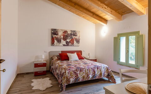 Villa Zena: Indretning, Møbel, Gulvbelægning, Væg, Etage, Træ, Loft, Værelse, Seng, Soveværelse