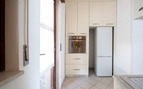 Villa Vitalis: Gulvbelægning, Countertop, Træ, Cabinetry, Etage, Indretning, Køkken, Køkken Apparat, Større Bandage, Hjem