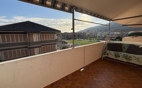 La Casa di Viviana Terrace, Close to the Beach: Lejlighed, Altan, Skygge, Ejerlejlighed, Dagslys, Markise, Udendørs Struktur