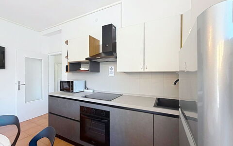 Ca dei Noni: Køkken, Køkken Apparat, Countertop, Større Bandage, Cabinetry, Indretning, Gulvbelægning, Komfur, Husholdningsapparat, Møbel