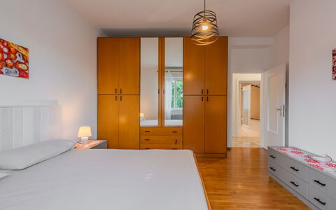 Ca dei Noni: Møbel, Gulvbelægning, Indretning, Etage, Træ, Seng, Soveværelse, Værelse, Cabinetry, Lejlighed