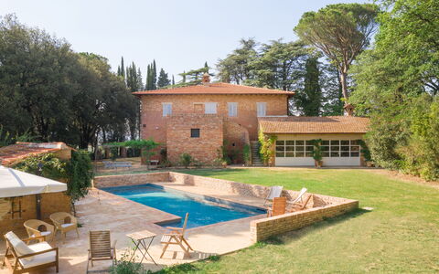 Casale Il Rondò, Private Pool, Città della Pieve: Svømmepøl, Boligområde, Hus, Arkitektur, Hjem, Estate, Busk, Udvej, Have, Menneskelig Bosættelse
