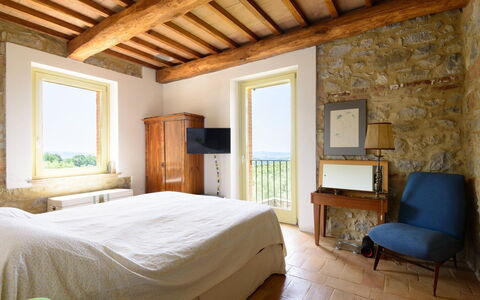 Villa Armonia: Væg, Møbel, Soveværelse, Seng, Indretning, Sengetøj, Sengetøj, Hjem, Sengetøj, Bed Frame
