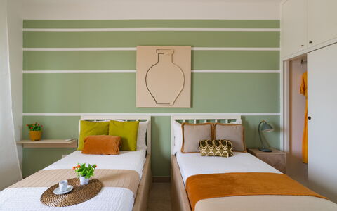 Apulia Retreat: Møbel, Indretning, Seng, Soveværelse, Væg, Gulvbelægning, Etage, Loft, Træ, Værelse