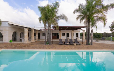 Apulia Retreat: Svømmepøl, Udvej, Skygge, Estate, Hacienda, Eco Hotel, Villa, Landscaping, Gårdsplads