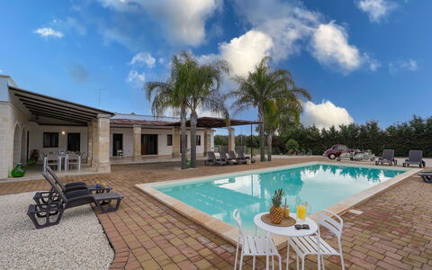 Apulia Retreat: Svømmepøl, Udvej, Boligområde, Kompositmateriale, Estate, Eco Hotel, Hacienda, Villa, Skygge